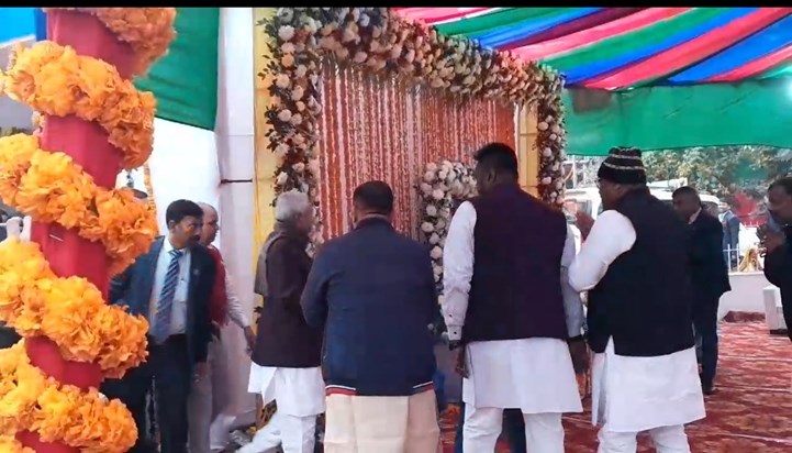 Chirag paswan ke sath cm ne kr diye khel