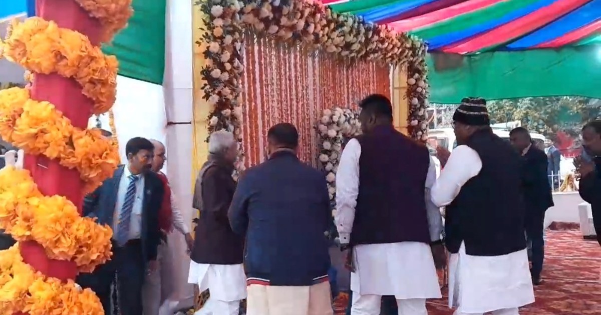 Chirag paswan ke sath cm ne kr diye khel