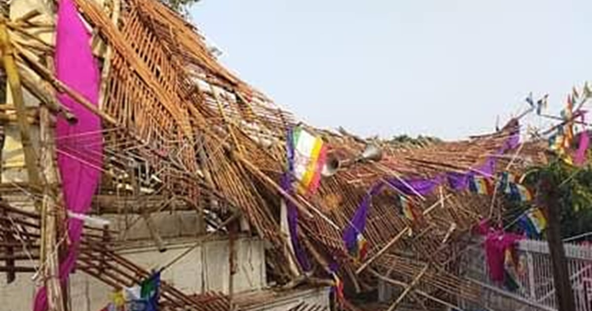 During a religious event the stairs of the stage collapsed, 