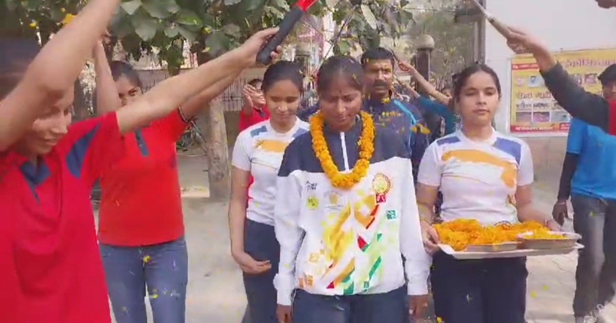 National badminton player Kumkum was welcomed and honoured i