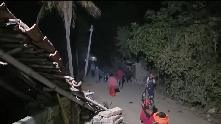 Stone pelting and firing between two parties during Ramdhuni
