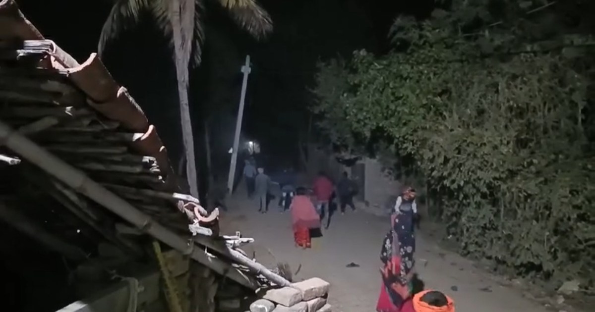 Stone pelting and firing between two parties during Ramdhuni