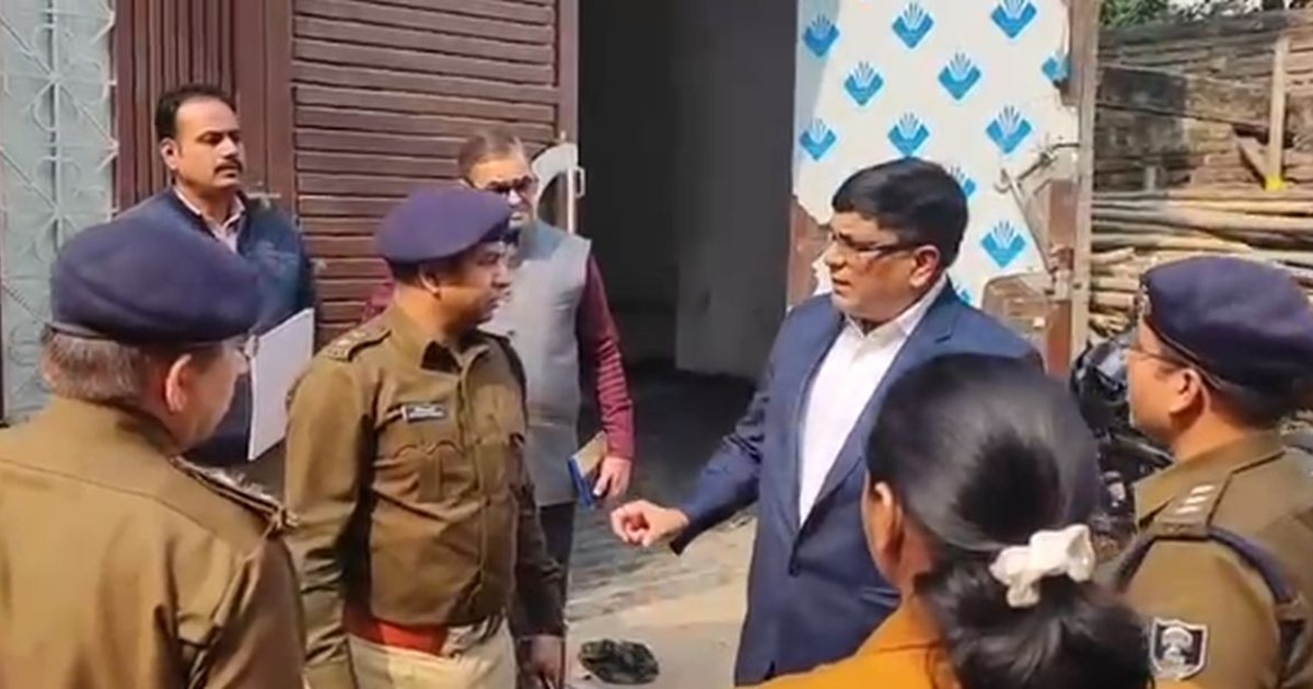 the IG visited the girls' hostel.