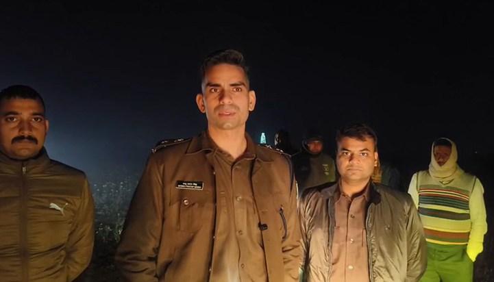 Woman's body found in Muradpur, police puzzled by the myster