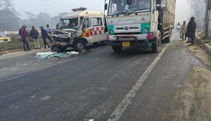 The dense fog caused chaos