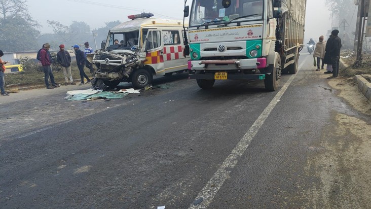 The dense fog caused chaos