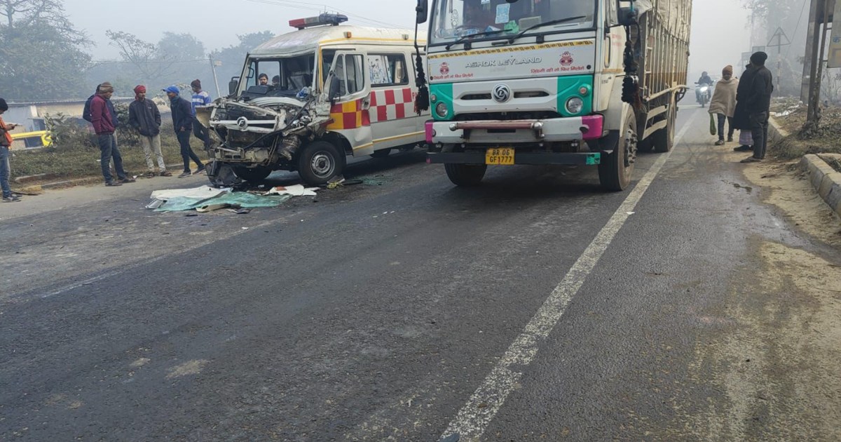 The dense fog caused chaos