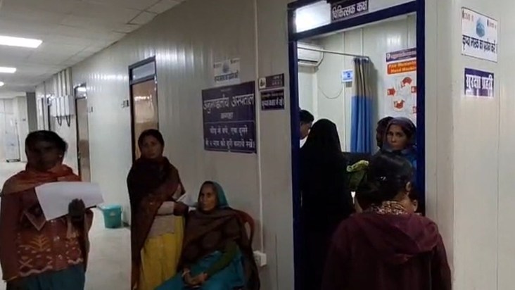 aspataal ke andar commission ka khel, bahar se dawa kharidne