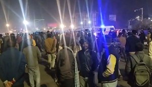 Girl dies under suspicious circumstances in hostel.