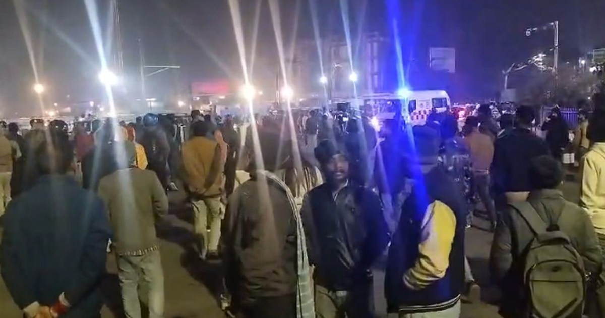 Girl dies under suspicious circumstances in hostel.