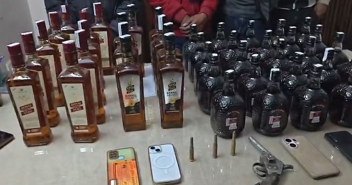 Major police action in Danapur, four arrested with country-m