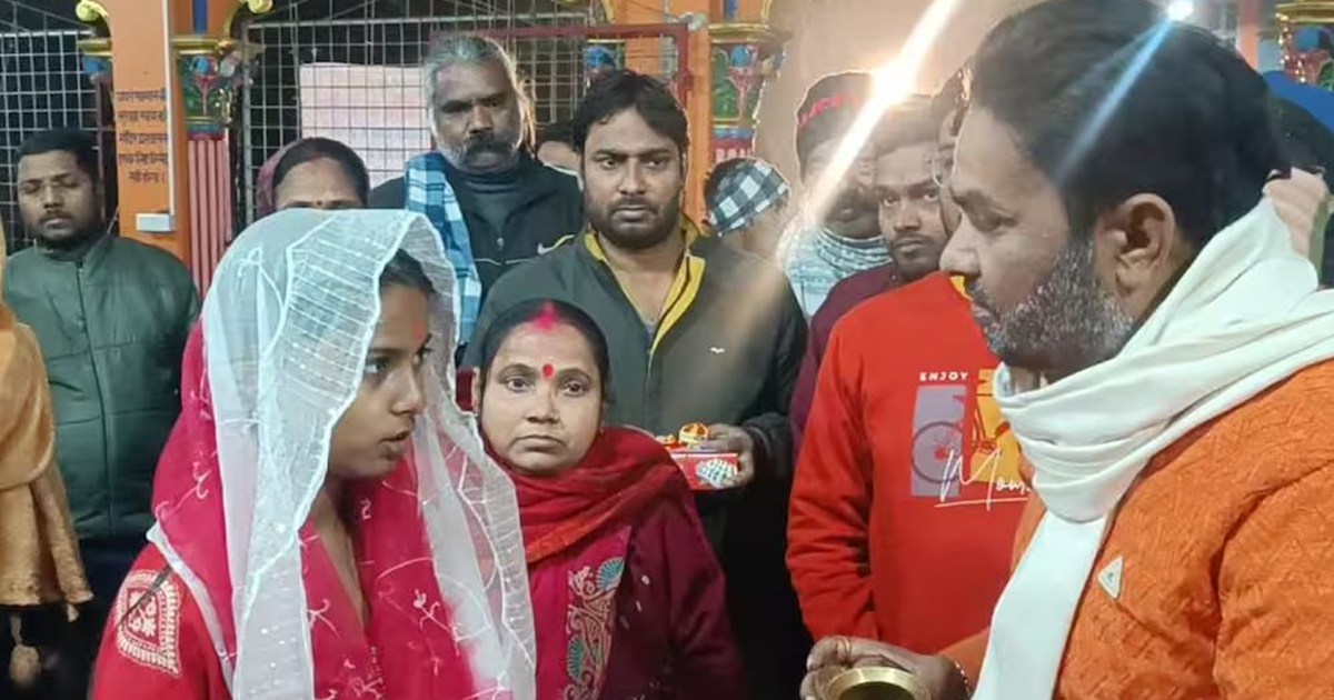 When the girl who had eloped with her Muslim lover returned,