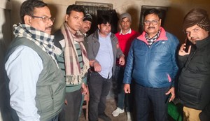 rajaswi karmchari chadha nigrani ke hatthe