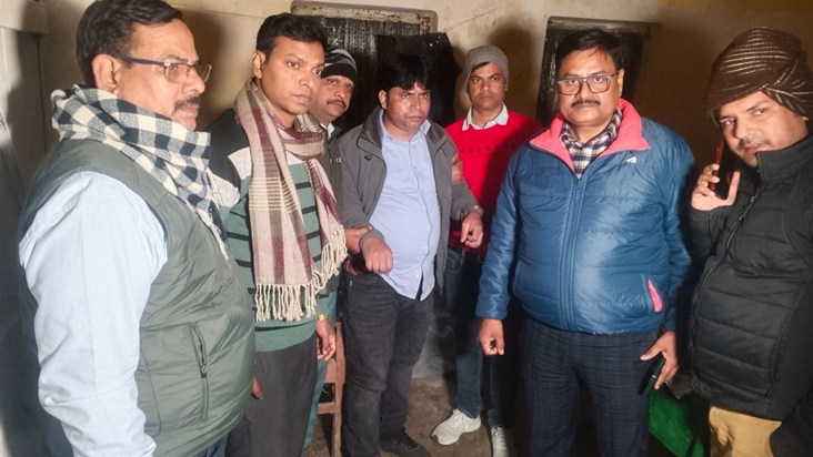 rajaswi karmchari chadha nigrani ke hatthe