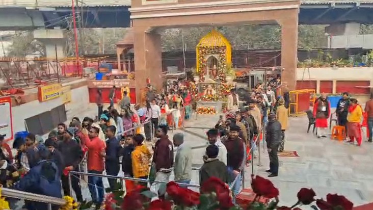 Crowds throng Patna's temples on New Year's Eve
