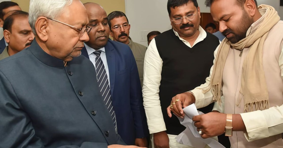 Voices of rebellion rise from Gaya, JDU state secretary resi