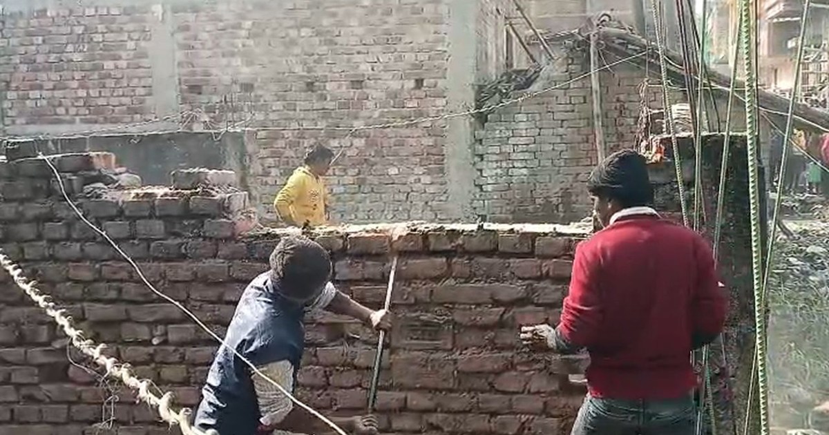 JCB did not arrive, encroachment removal campaign was carrie