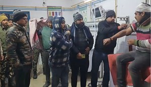 Criminals stole Rs 50 lakh at gunpoint.