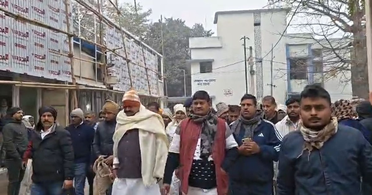 Lallu Mukhiya, who had arrived from Bhagalpur jail for a cou