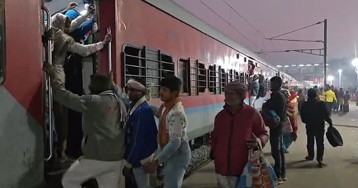 The engine of the Patna-Katihar Intercity train failed at Ba