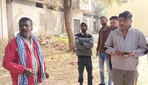 The joy of bathing in the Ganges turned into mourning, as a pickup overturned in Nalanda—a woman died, several others were seriously injured.