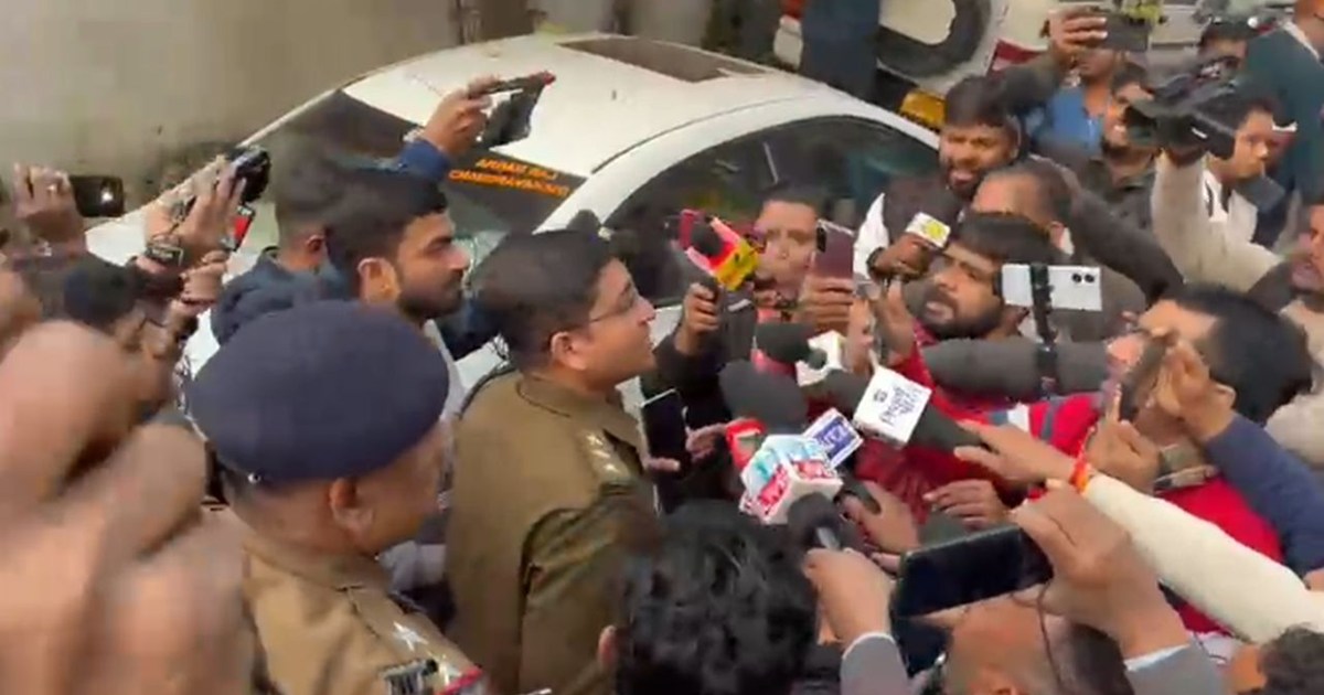 neet student case me sit pahunchi hospital