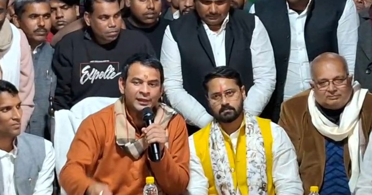 Tejashwi has been surrounded by traitors.