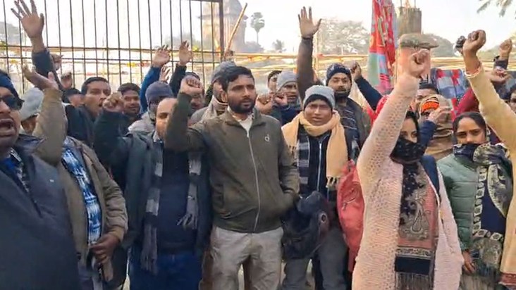 Jivika workers protest against Nitish government's unfulfill