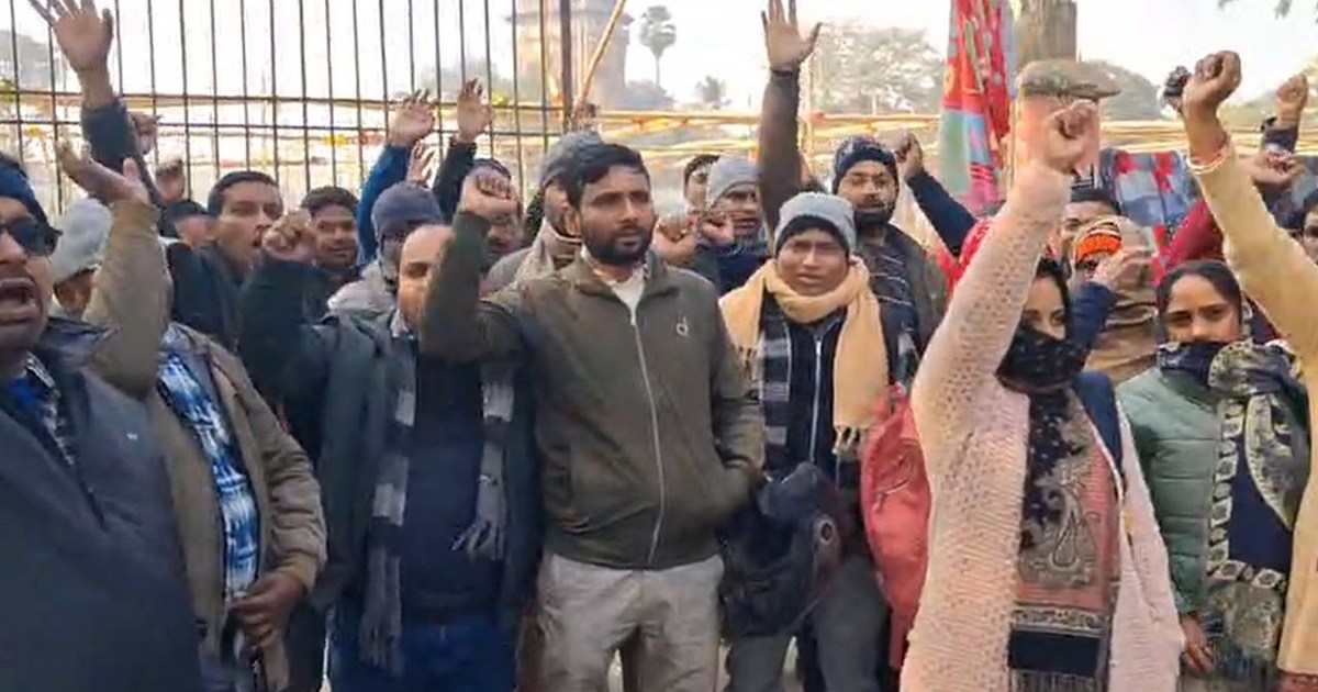 Jivika workers protest against Nitish government's unfulfill