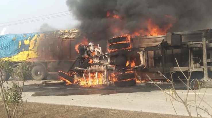 kishanganj me road accident