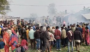 katihar me aag me jale 14 pariwar