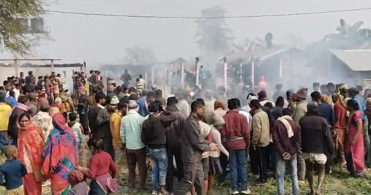 katihar me aag me jale 14 pariwar