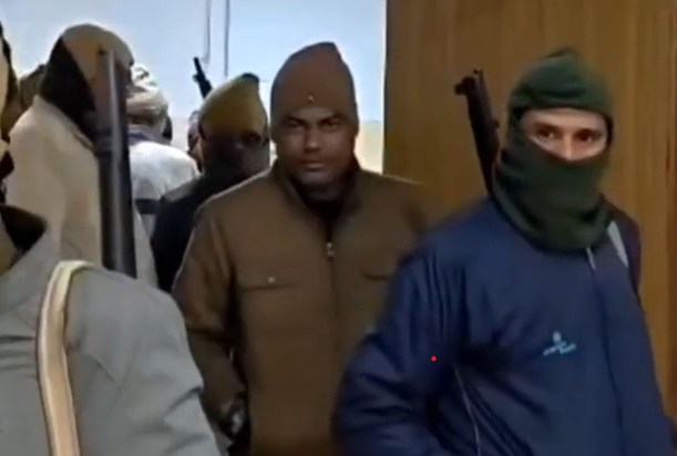 Police Operation Langda in action in Athmagola: Heavy firing