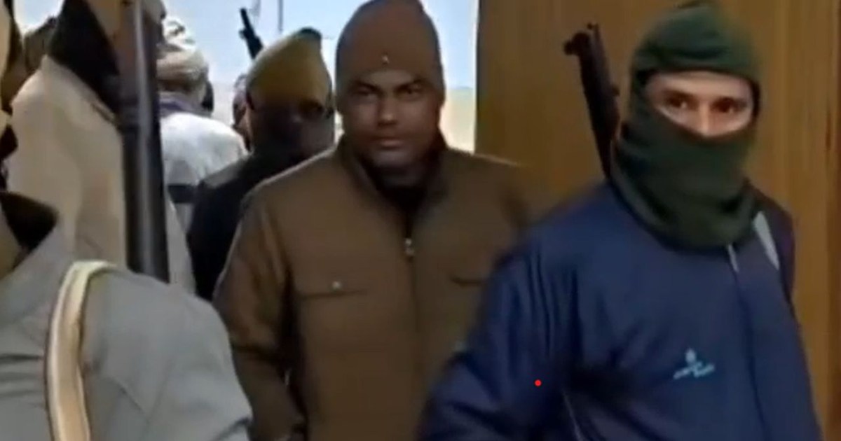 Police Operation Langda in action in Athmagola: Heavy firing