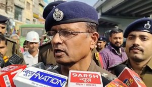 patna me police ne apnaya gandhigiri style 