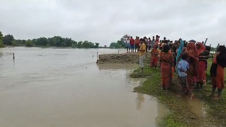 Nepal released water, Parman river in spate, water entered m Nepal released water, Parman river in spate, water entered m