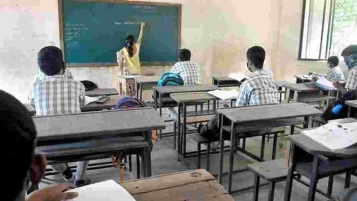 Due to the fear of KK Pathak, the teacher reached Buxar Due to the fear of KK Pathak, the teacher reached Buxar