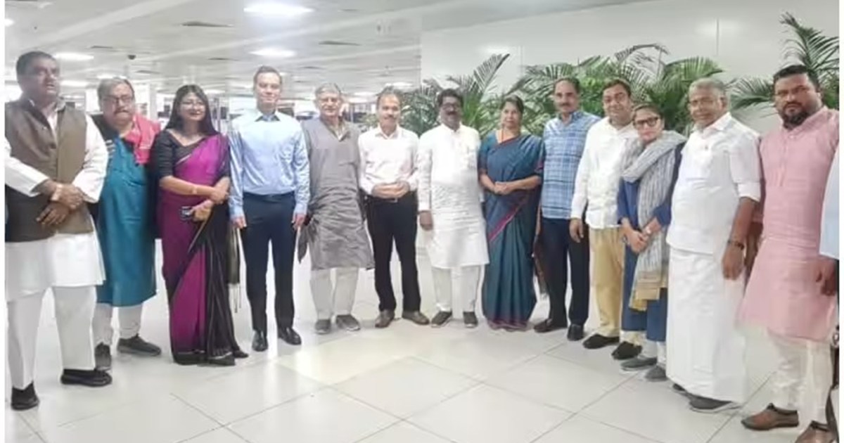 india goes to manipur