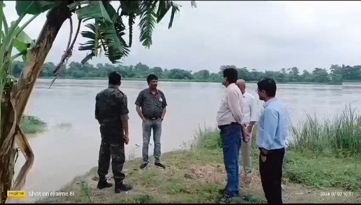 There is a danger of flood in Shivhar district due to heavy There is a danger of flood in Shivhar district due to heavy