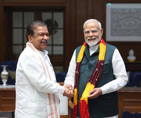 Bihar BJP President Dilip Jaiswal took guru mantra from PM M Bihar BJP President Dilip Jaiswal took guru mantra from PM M