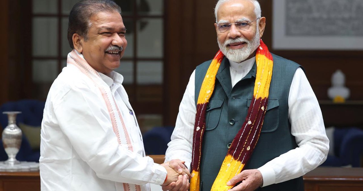 Bihar BJP President Dilip Jaiswal took guru mantra from PM M