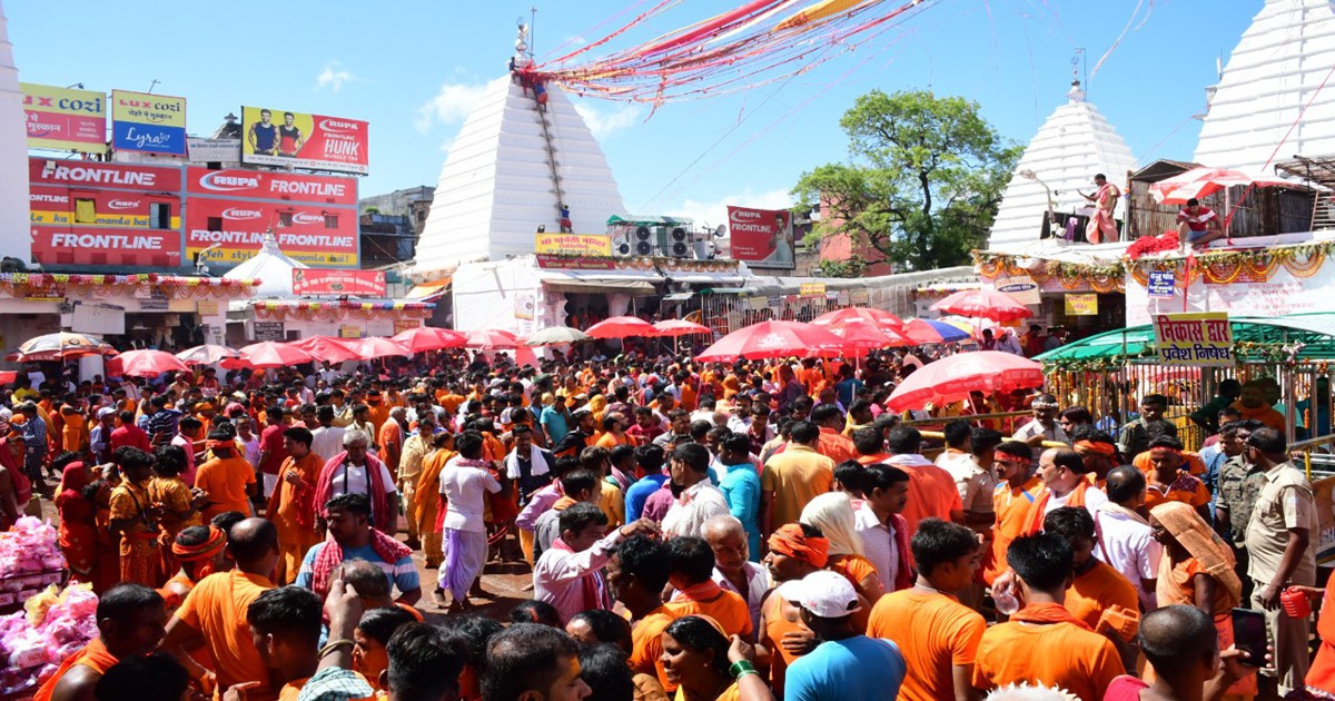 On the first Monday of Sawan, a huge crowd of devotees gathe
