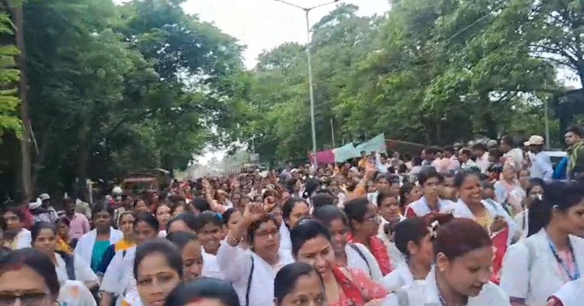Thousands of ANMs protest in entire Bihar including Patna