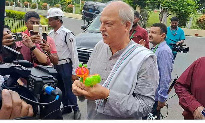 Congress vidhaayk vidhansbha pahuche jhunjhuna lekr Congress vidhaayk vidhansbha pahuche jhunjhuna lekr
