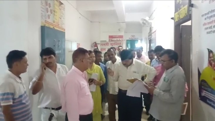 During inspection at Gidhaur CSC in Jamui, RDD gave instruct During inspection at Gidhaur CSC in Jamui, RDD gave instruct