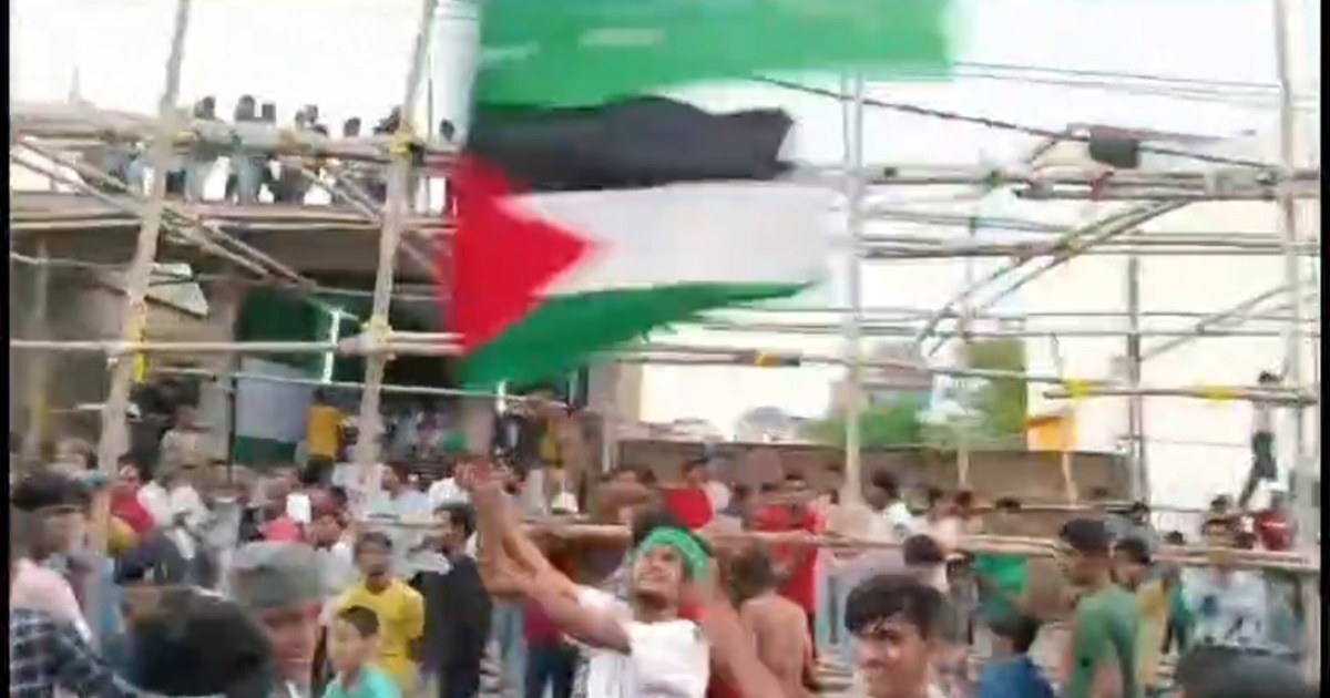 Action taken in Darbhanga against the youth accused of wavin