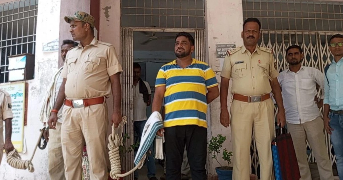 SSP suspended three police officers who recovered weapons