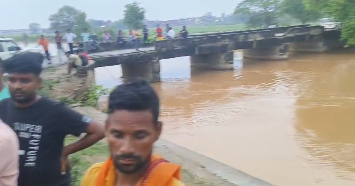 Four students returning from school drowned in a canal in Sa