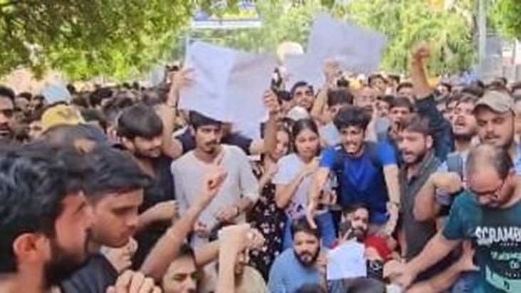Student organization angry after the death of three in coach