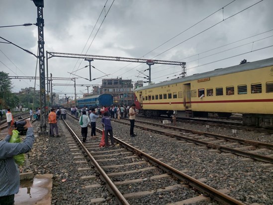 Emergency brake applied in Purnea Hatia Kosi Express, passen Emergency brake applied in Purnea Hatia Kosi Express, passen